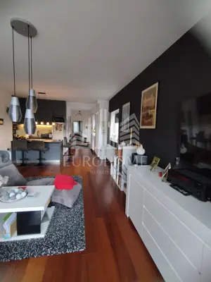 Kuća 226 m², Kustošija - mirna ulica uz šumu