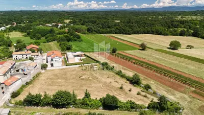 Baugrundstück 697 m², Žminj - ruhige Lage