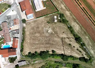 Baugrundstück 697 m², Žminj - ruhige Lage - 2