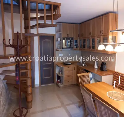 Kamena kuća 60 m², otok Brač - prvi red do mora - 6