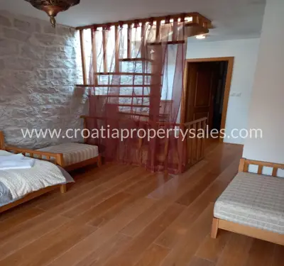 Kamena kuća 60 m², otok Brač - prvi red do mora - 4