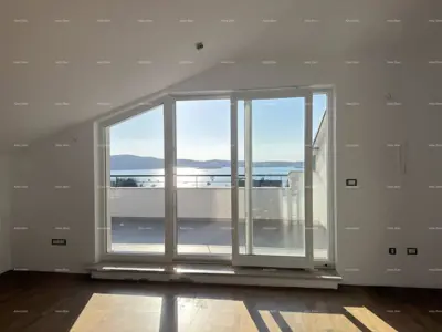 MEDULIN – Penthouse mit offenem Meerblick, 150 m vom Ufer entfernt