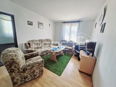 Haus zum Kauf in Kloštar Ivanić, 292 m²