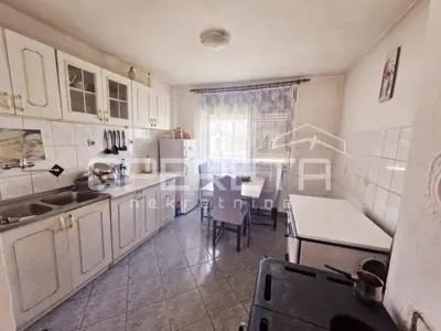 Haus zum Kauf in Kloštar Ivanić, 292 m² - 2