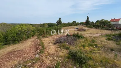 Land in Smilčić, 4,616 m², access from two sides - 6