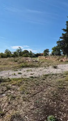 Land in Smilčić, 4,616 m², access from two sides - 5