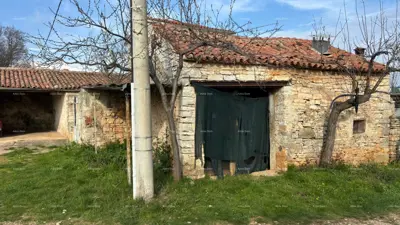 Galižana – house with multiple buildings and great potential for renovation - 7