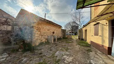 Galižana – house with multiple buildings and great potential for renovation - 5