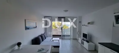 NOVI VINODOLSKI, POVILE - Zwei Apartments 300 Meter vom Meer entfernt