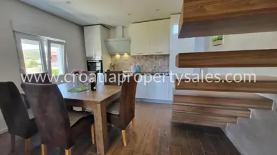 Kuća, Trogir, 260 m², 570 625 € - 9
