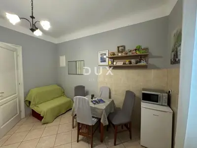 OPATIJA, CENTAR - functional 37 m² apartment with terrace and parking on the main road - 3