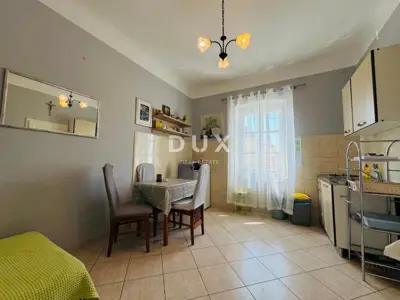 OPATIJA, CENTAR - functional 37 m² apartment with terrace and parking on the main road - 2