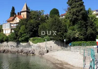 OPATIJA, CENTAR - functional 37 m² apartment with terrace and parking on the main road