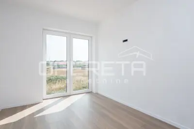Stan 111 m², Nin - 300 m od centra, bazen i sauna - 15
