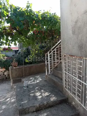 Haus 86 m², Mitlo - zur Renovierung auf einem Olivenhain - 7