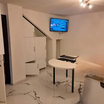 Etaža kuće 105 m², Žminj centar, 3 stana i najam - 2