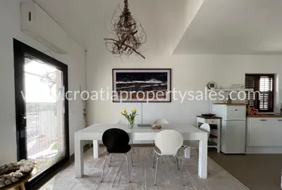 Apartman 70 m², Otok Brač - pogled na more i terasa - 9