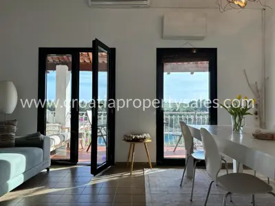 Apartman 70 m², Otok Brač - pogled na more i terasa - 2