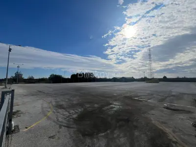 Zemljište 23 078 m², Dugo Selo - Jug, industrijska zona - 2 hale i nadstrešnica - 6