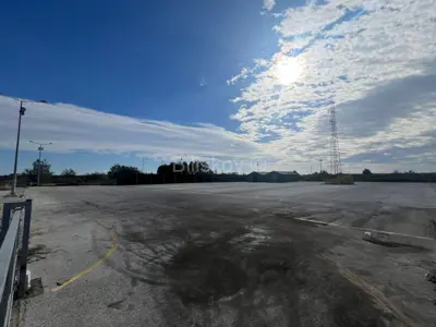 Zemljište 23 078 m², Dugo Selo - Jug, industrijska zona - 2 hale i nadstrešnica - 6