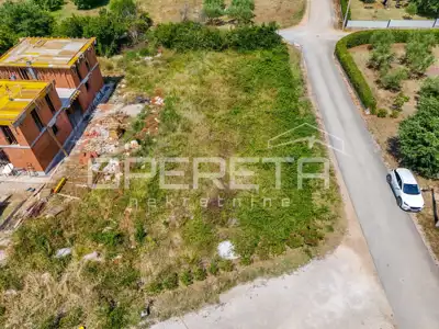 Građevinsko zemljište 781 m², Poreč - mirno naselje - 3