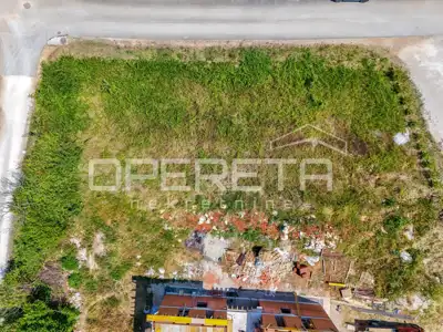 Građevinsko zemljište 781 m², Poreč - mirno naselje - 2
