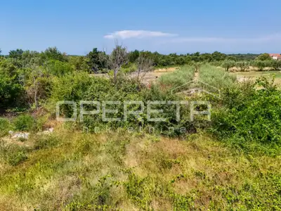Građevinsko zemljište 781 m², Poreč - mirno naselje - 6