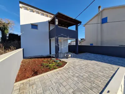 House for sale in Cere, 85 m²