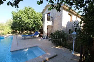 Haus 300 m², Krnica - Anwesen mit Pool und zwei Steinhäusern - 2