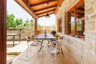 Haus 300 m², Krnica - Anwesen mit Pool und zwei Steinhäusern - 21