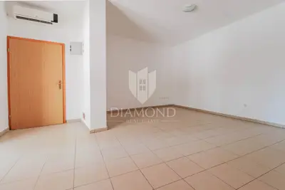 Poslovno-stambeni prostor 129 m², Novigrad - blizu centra - 9