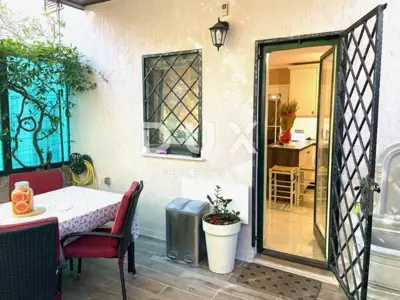 Haus 154 m², Drenova - vollständig renoviert und Garage