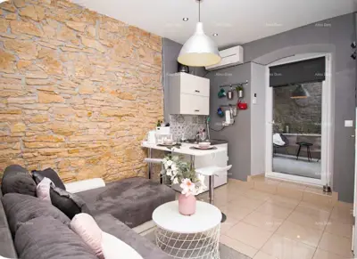 Stan 35 m², Pula Centar - prizemlje, terasa - 2