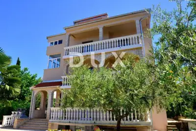 Apartmenthaus 560 m², Malinska - 6 Einheiten, 400 m vom Meer - 2