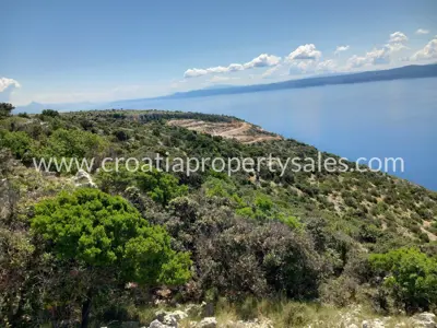 Zemljište, Brač, 22 447 m², 77 000 € - 2