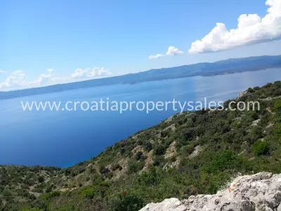 Zemljište, Brač, 22 447 m², 77 000 € - 6