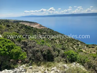 Zemljište, Brač, 22 447 m², 77 000 € - 4