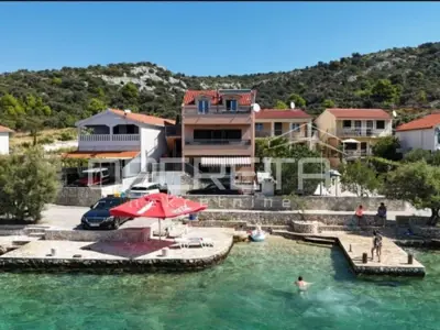 Haus 251 m², Zatoglav - erste Reihe zum Meer