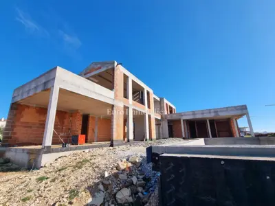 Villa 395 m², Kaštelir - panoramic views and shell construction phase - 21