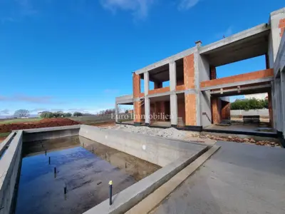 Villa 395 m², Kaštelir - panoramic views and shell construction phase - 5