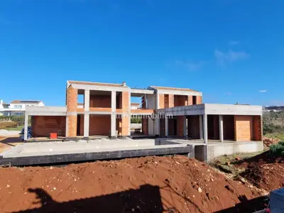 Villa 395 m², Kaštelir - panoramic views and shell construction phase