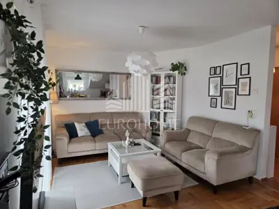 Stan 59 m², Brestje, Sesvete - mirna zgrada i balkon - 2