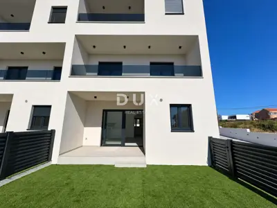 Wohnung 124 m², Vodice - Maisonette, Garten und 3 Schlafzimmer