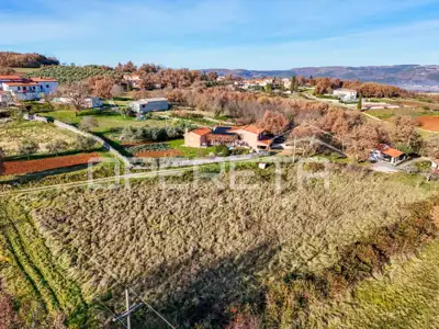 Građevinsko zemljište 862 m², Rakotule - pogled na Motovun