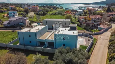 Vila 188 m², Pomer - pogled na more i marinu - 21