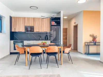 Vila 188 m², Pomer - pogled na more i marinu - 4