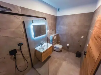 Vila 188 m², Pomer - pogled na more i marinu - 14