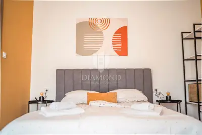 Vila 188 m², Pomer - pogled na more i marinu - 16