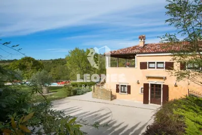 Vila 28 m², Momjan, okružena prirodom i bazen - 2