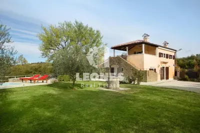 Vila 28 m², Momjan, okružena prirodom i bazen - 3
